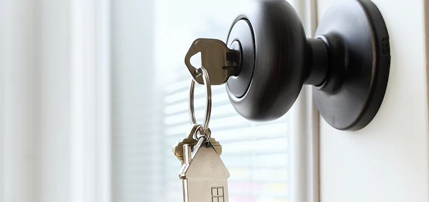 Bifold Door Knob Replacement in Porterville, California